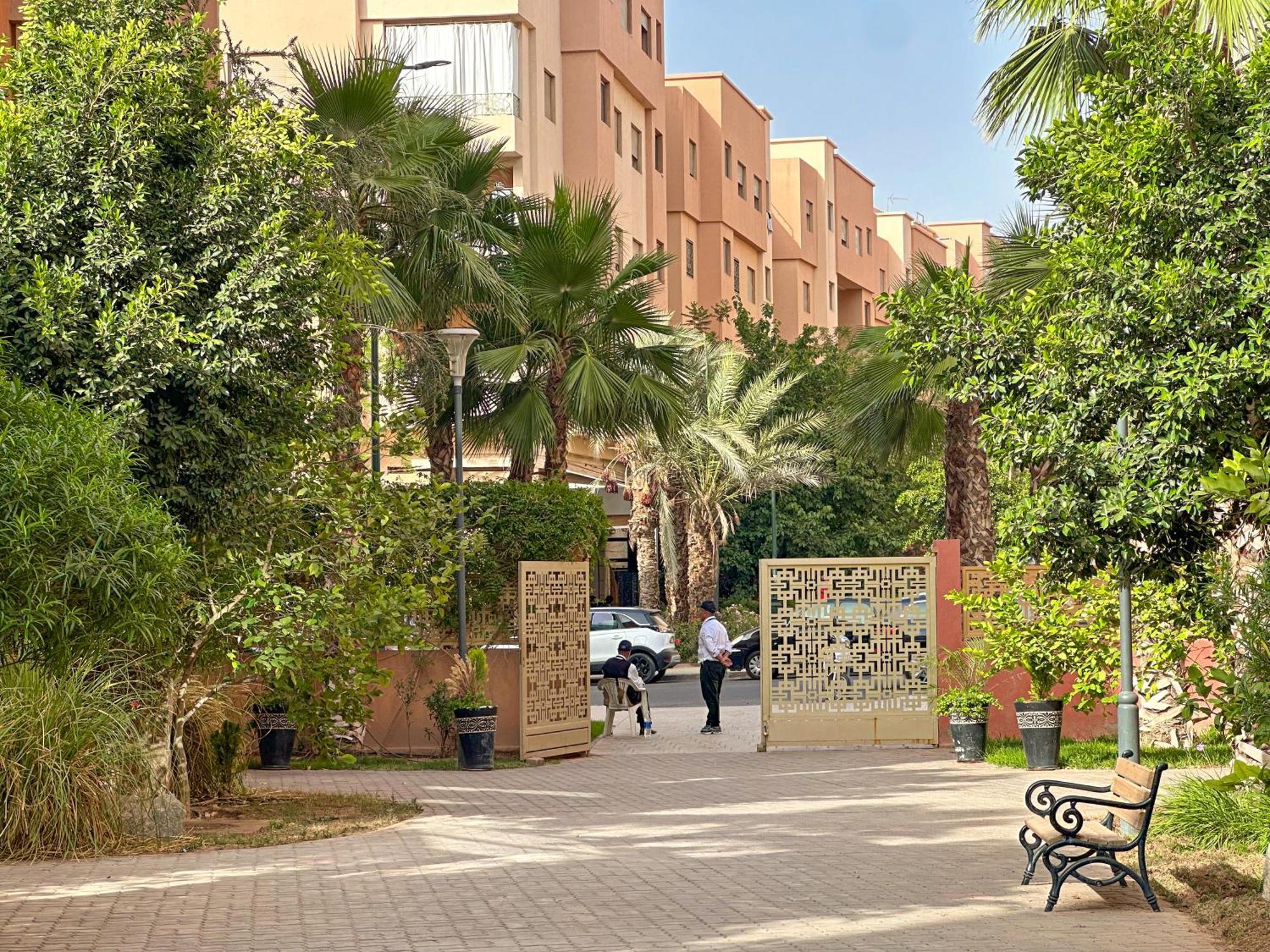 Modern Flat With Double Patio Right Next To Marrakech Center Appartement